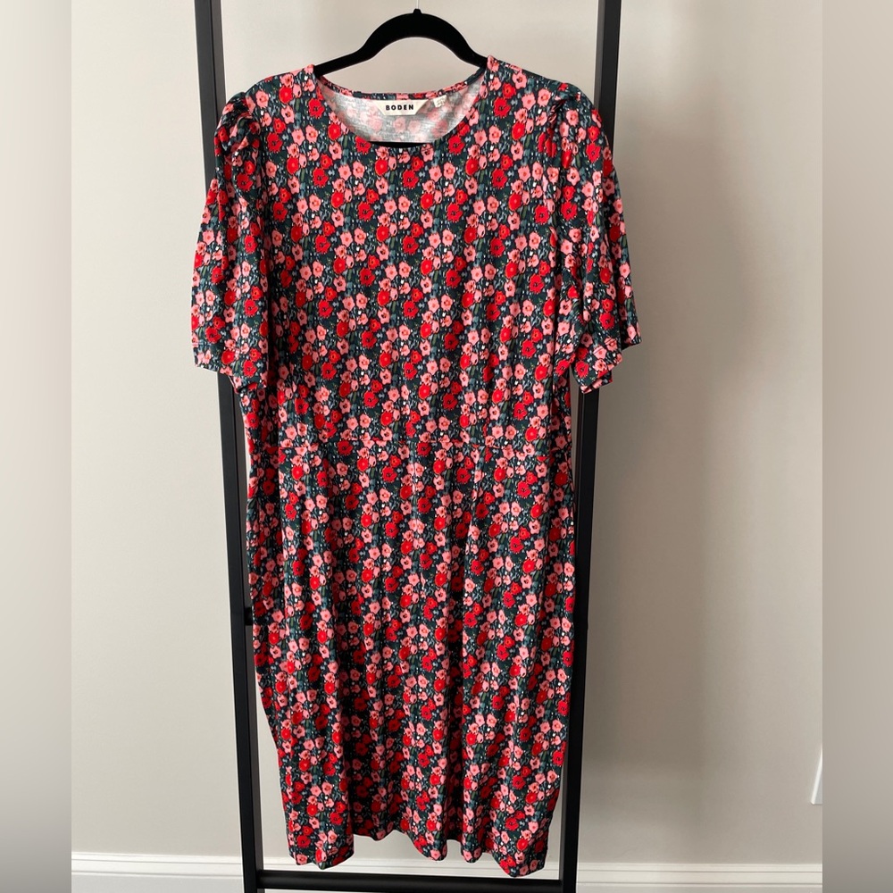 Boden Red and Pink Floral Dress with side slip pockets, like new